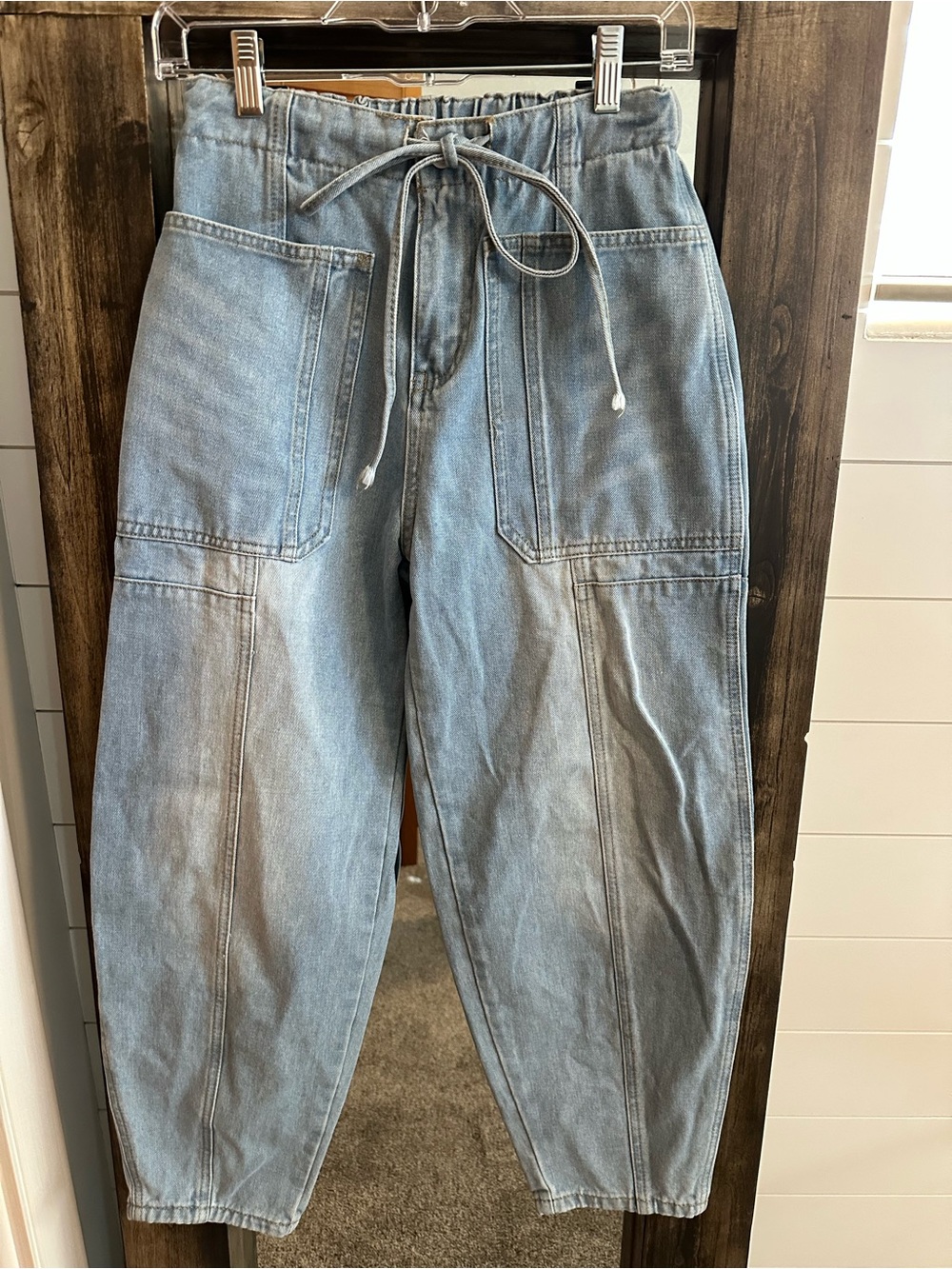 Women’s S Light Wash Barrel Jeans Drawstring Waist Utility Patch Pocket